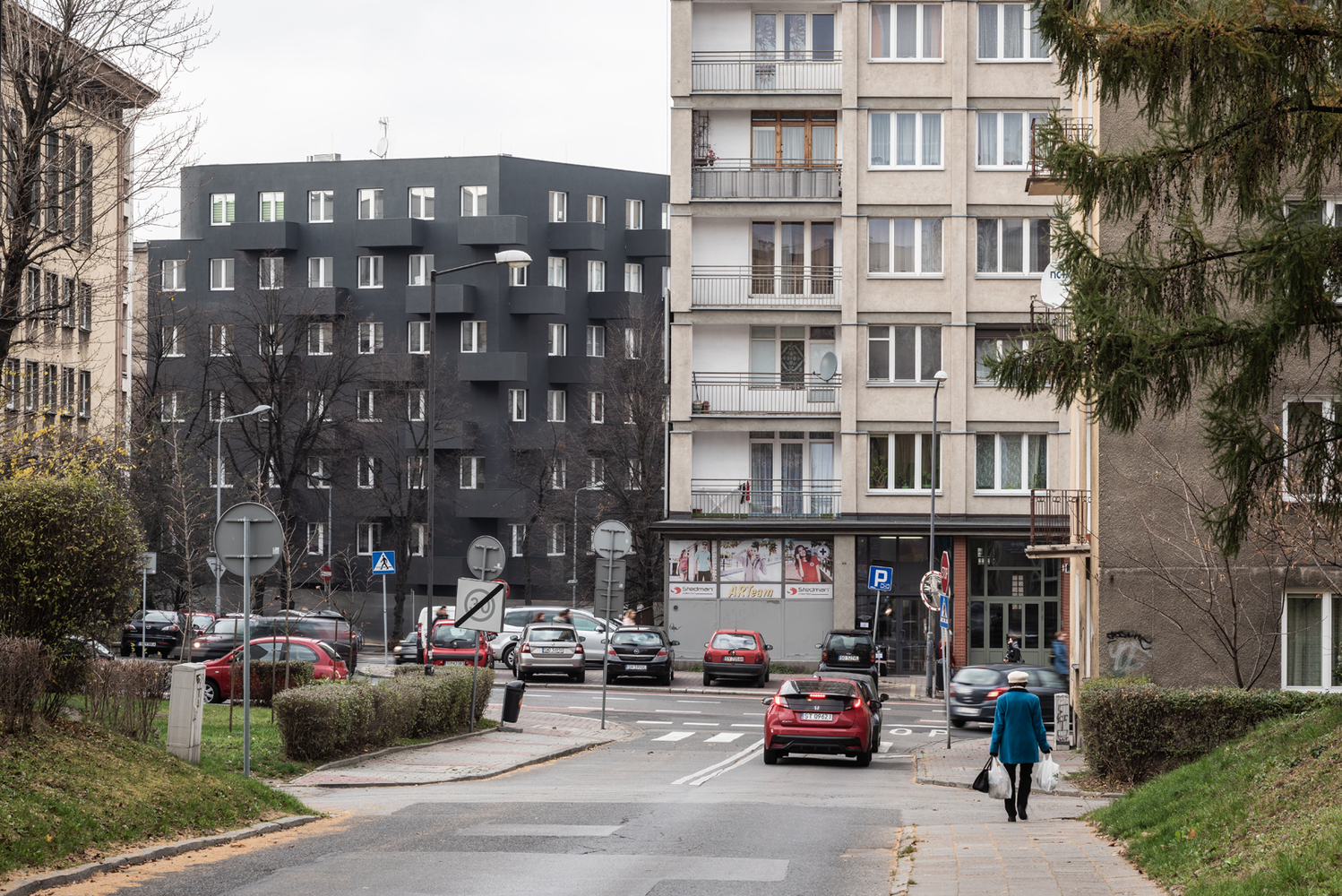 波兰 Katowice 市中心的“反向建筑”-39