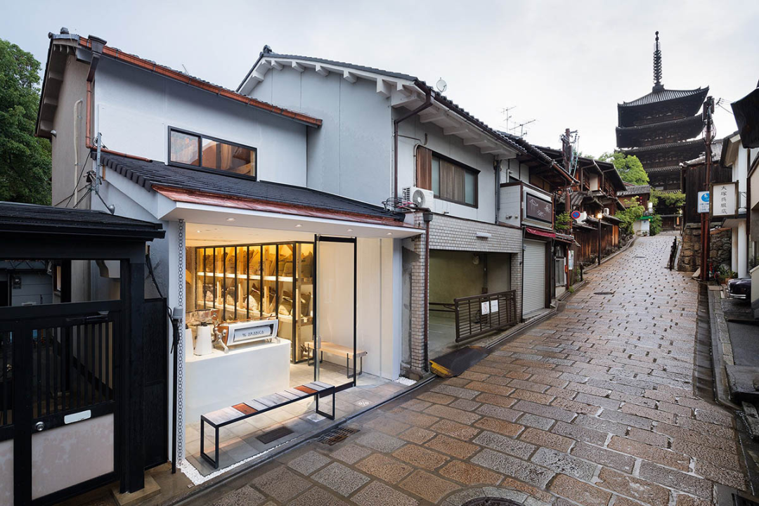 %Arabica 咖啡馆 | 极简设计打造全球网红店-38