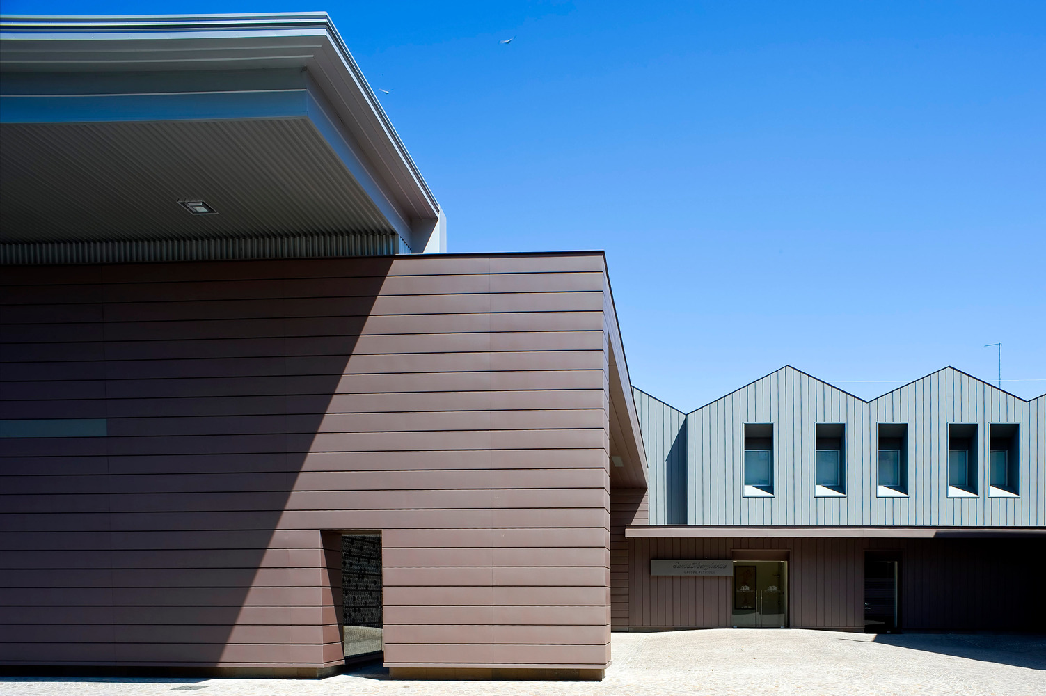 意式酒庄的现代"脱壳"重生-30