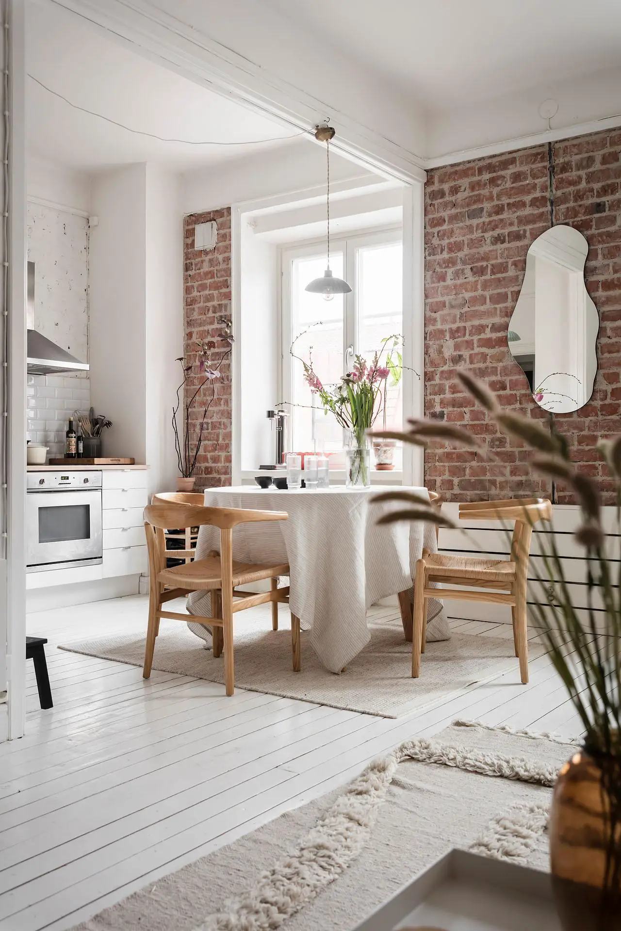 瑞典 55m2 复古一居，砖墙设计亮点受瞩目-2