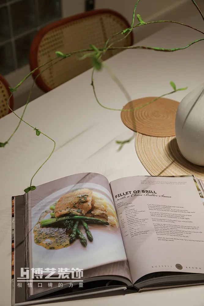 奶油风河畔名邸,春日浪漫居家空间丨博艺装饰-27