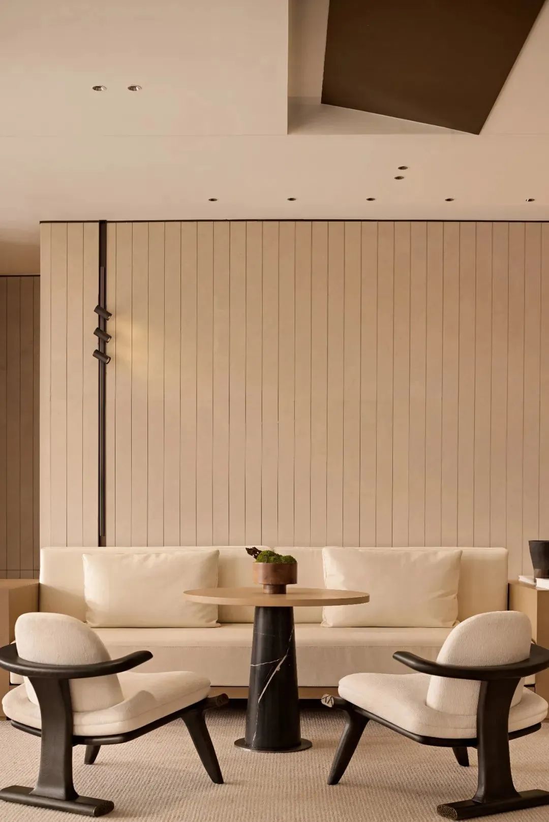 1054㎡原木极简的售楼处丨中国-7