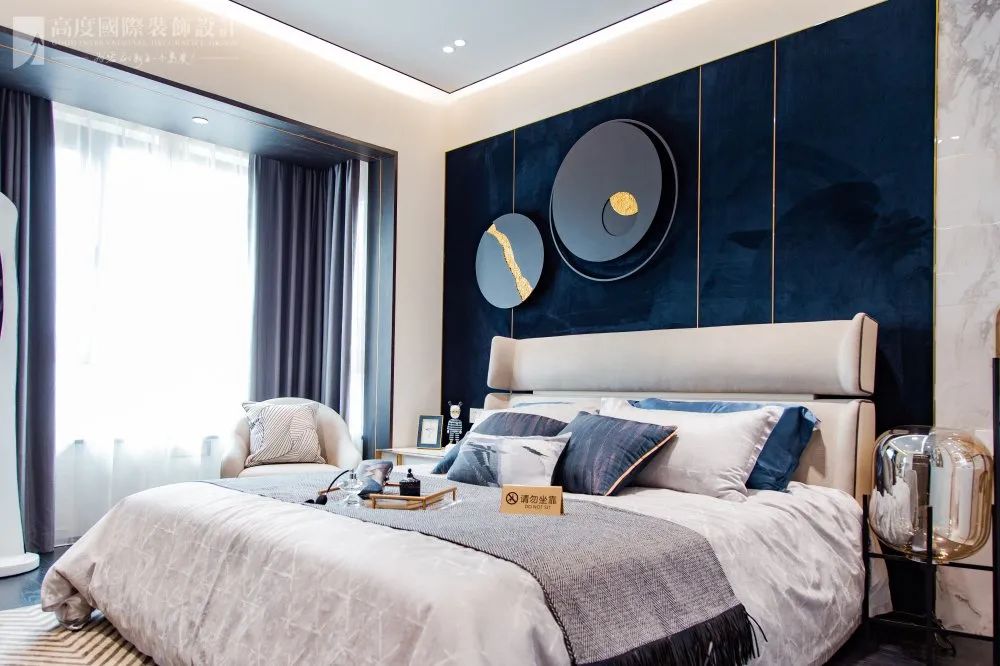 现代轻奢，优雅蓝色家居典范-45