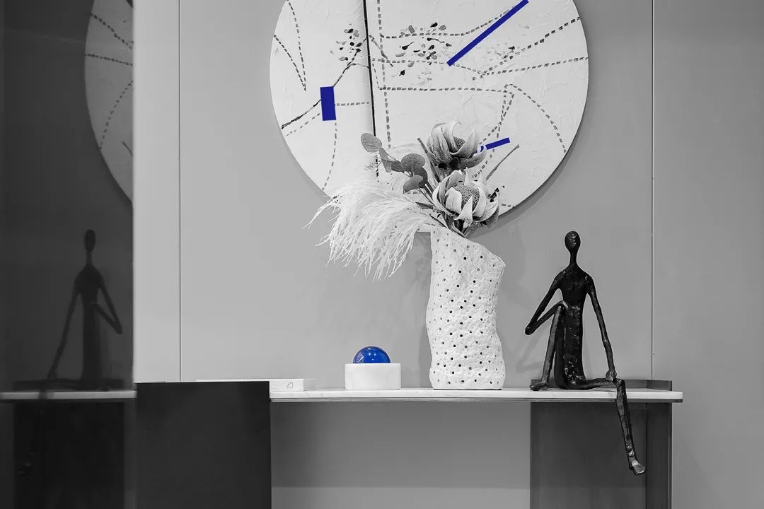 现代轻奢样板间，克莱因蓝演绎极致简约-34