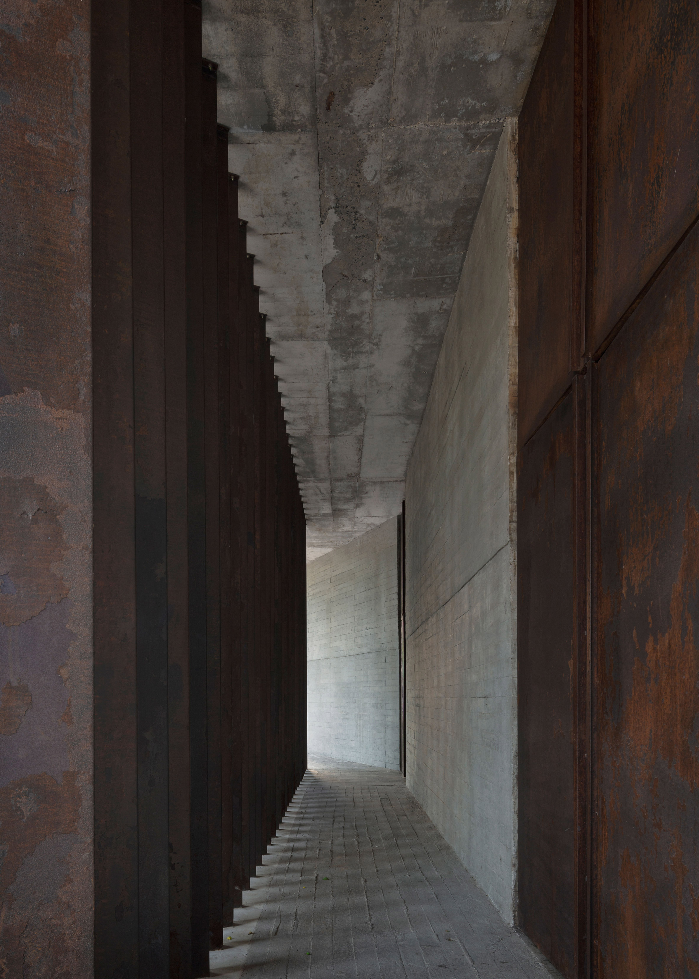 Paraguay Synagogue 更新 | 木纹印迹的混凝土与温暖木头的对比-4