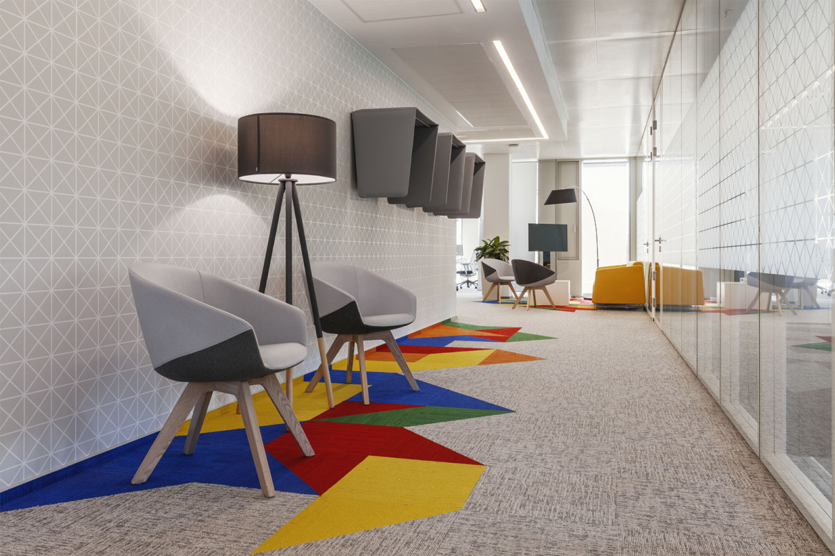 神秘制药公司在保加利亚的活力办公空间-10