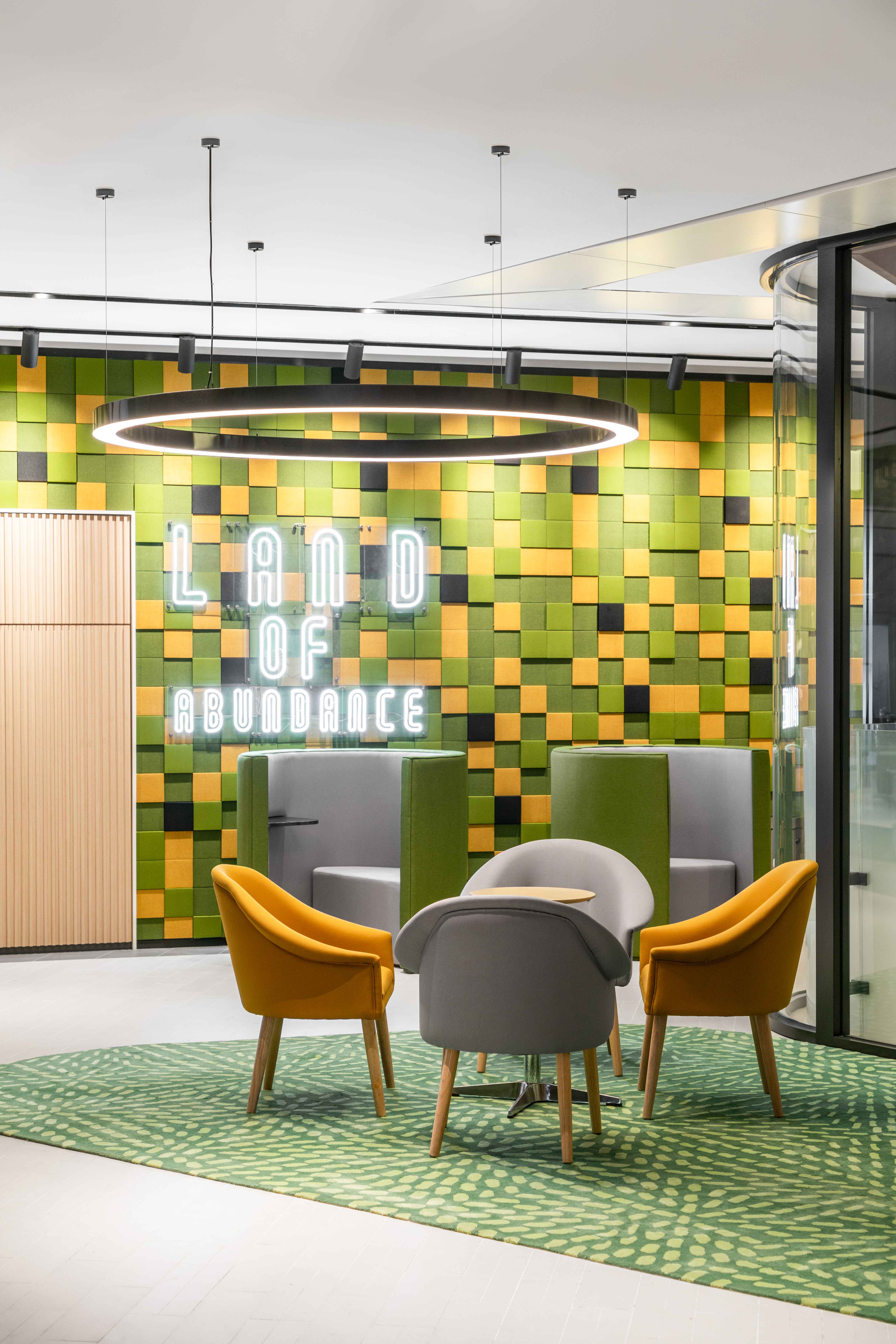 SOHO 3Q（这是一个特定名称，一般不进行常规意义翻译，保留英文形式）丨中国成都丨Superimpose-10