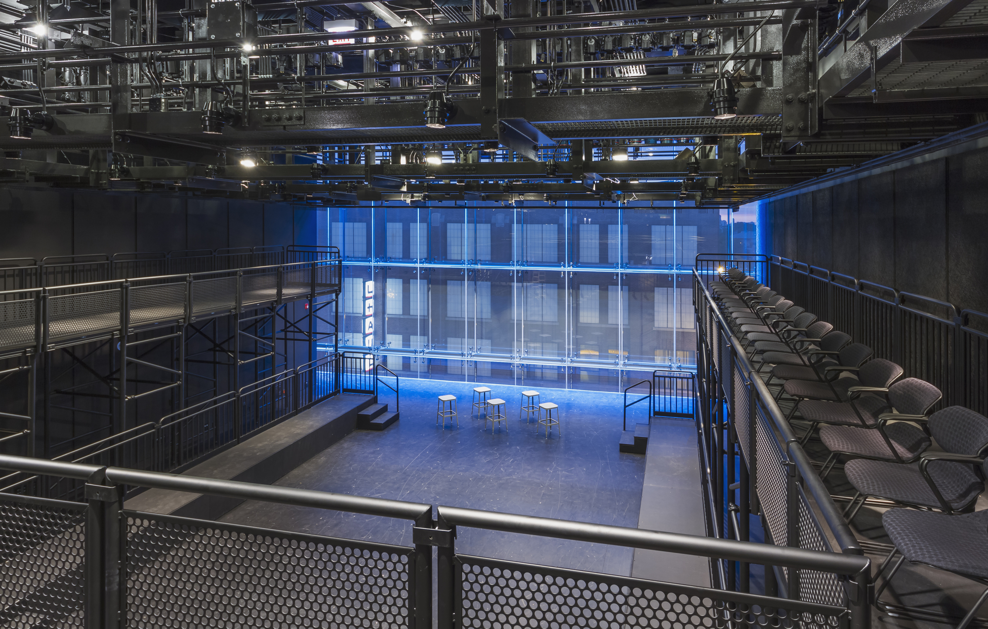 透明舞台 | DePaul 大学剧院学校的室内设计魅力-22