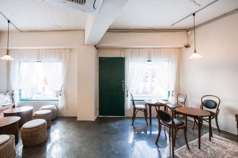 16 坪极简咖啡厅，打造温馨舒适空间-8