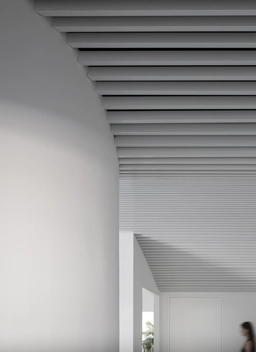 直与曲的交汇，纯粹而律动的空间丨正方良行-40