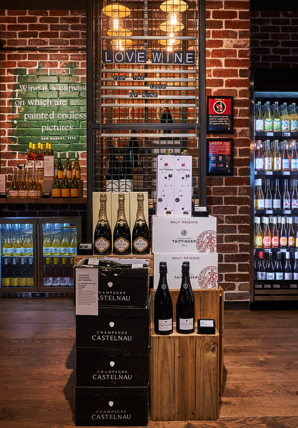 丹·墨菲斯兰科夫店

注：Dan Murphy's是澳大利亚知名的连锁酒业零售品牌，Lane Cove是具体一家店铺所在地点（可能是悉尼的一个地区兰科夫 ），通常品牌店铺名字可表达成某品牌某地店  丨i2C Architects,Twelve Architects-30