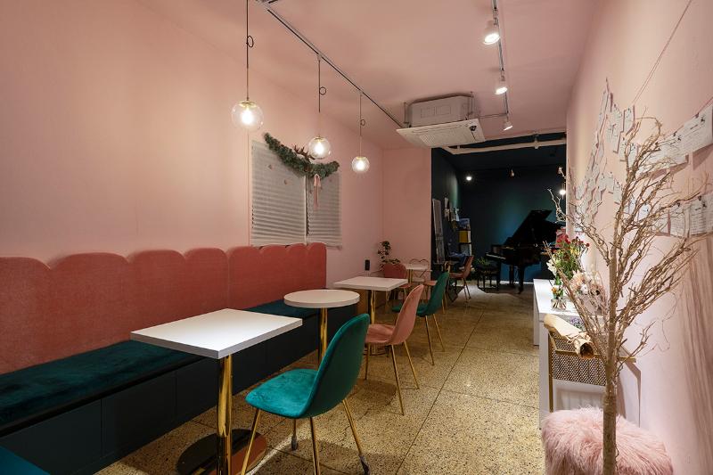 色彩点睛，打造温馨咖啡馆与钢琴学院-4