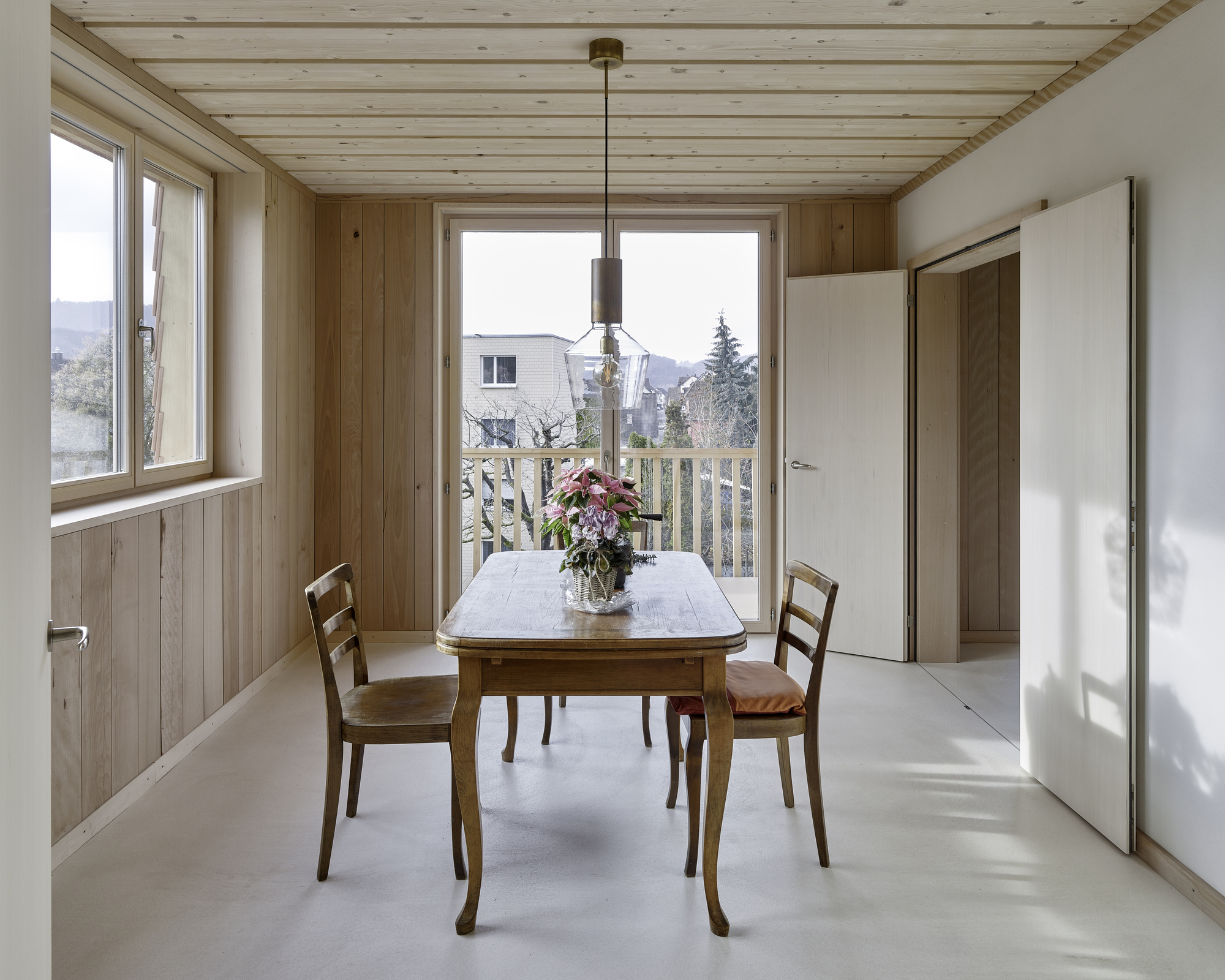 Schärrer House 自然材料打造的瑞士乡村家园-13