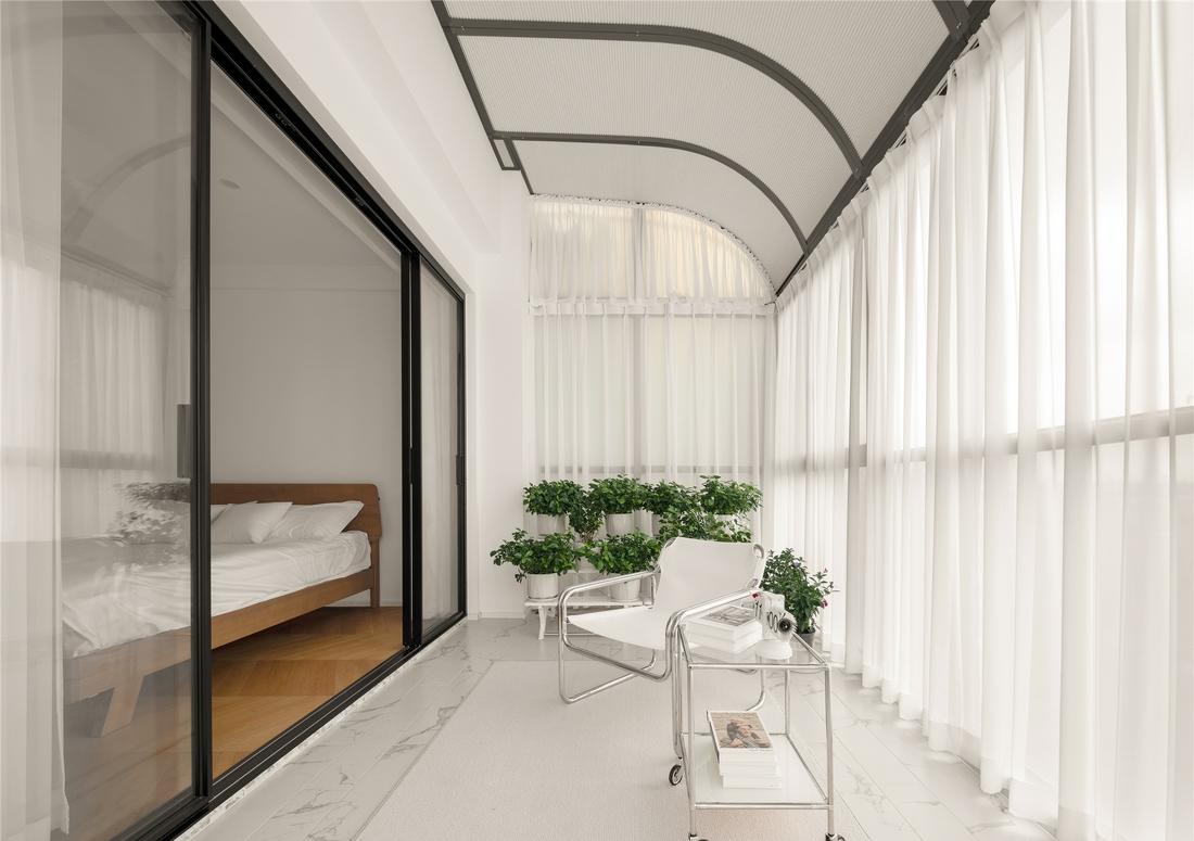 纯白+木色舒适惬意生活空间设计-33