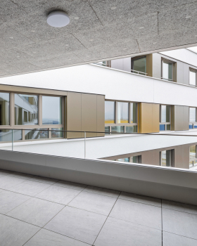 瑞士 Spreitenbach 市 LimmatSpot 综合楼丨Holzer Kobler Architekturen