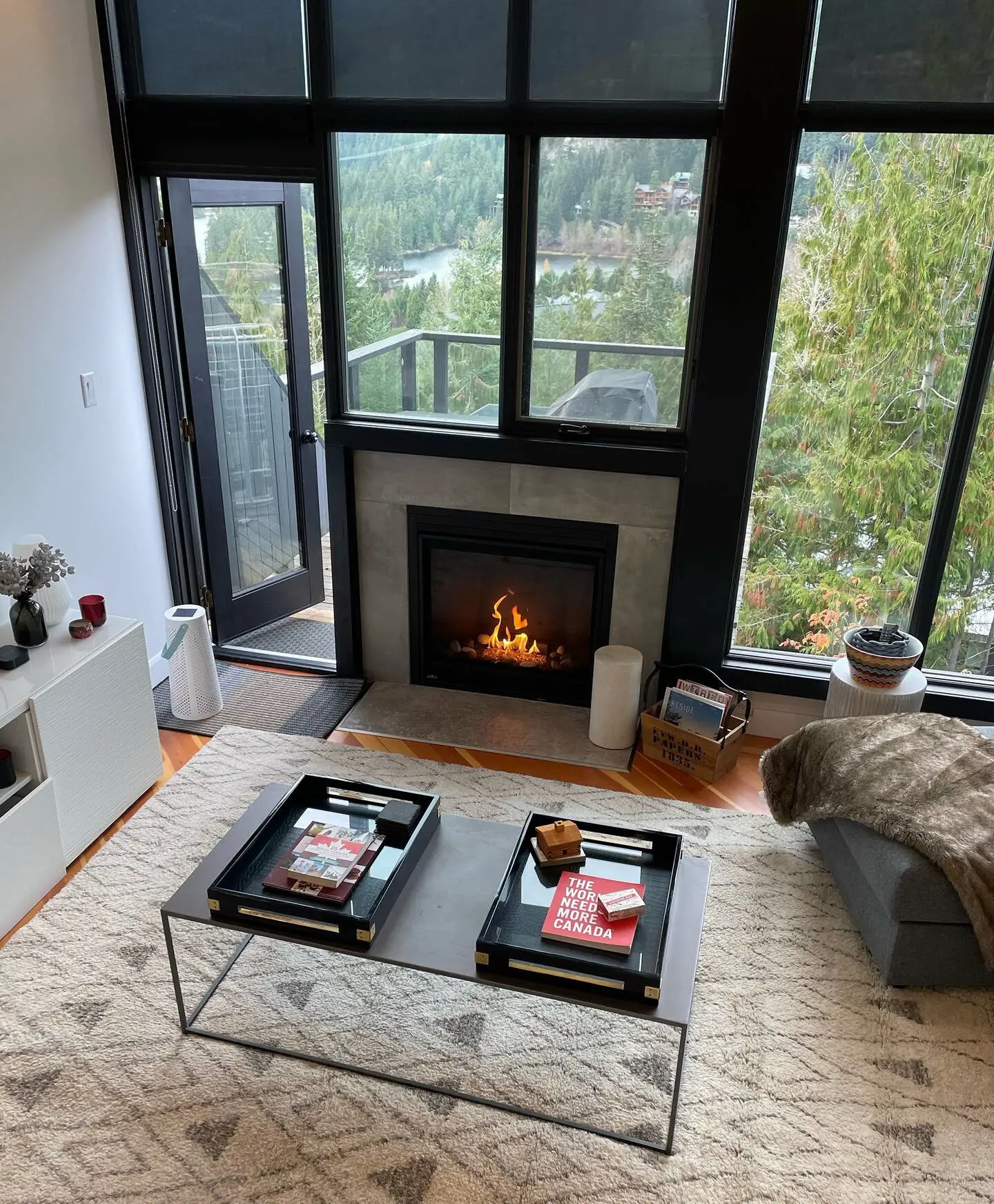 山中摄影师的灰色避世之作 | 加拿大哥伦比亚省的 Sundance Whistler-2