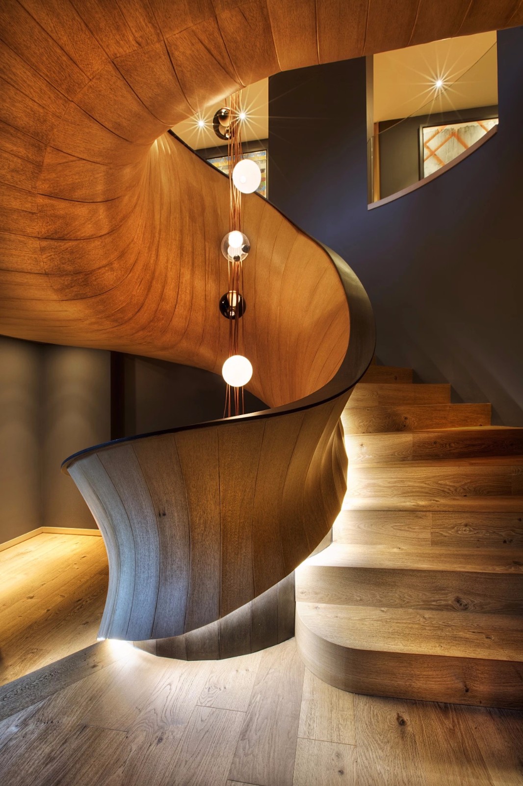 一家 4 口丨住 1700m² 艺术大宅-25