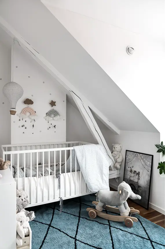 瑞典独特公寓，玻璃 mezzanine 引领设计新潮流-17