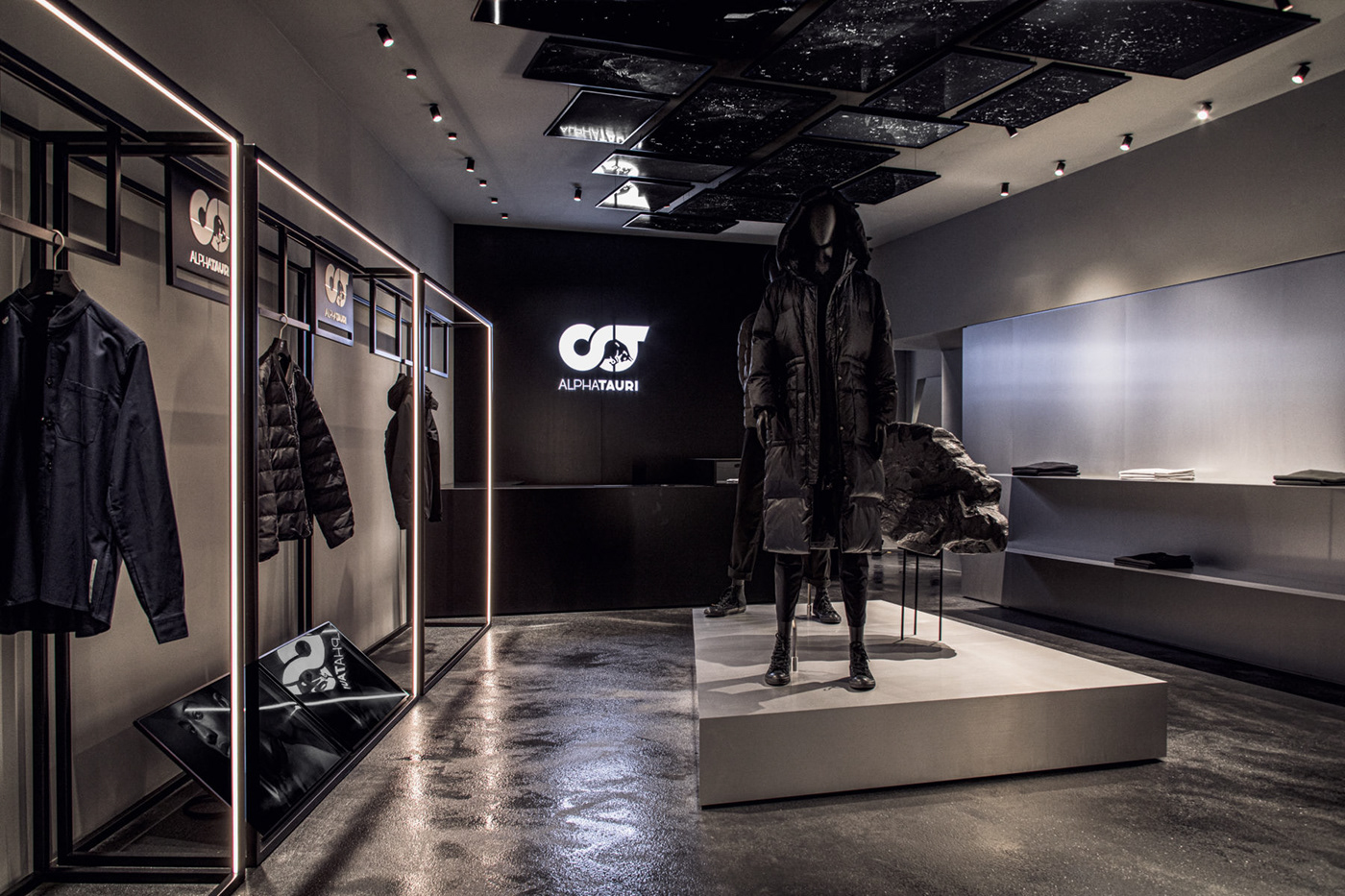 Anastasiya Gushchina丨服装店丨AlphaTauri Getreidegasse-6