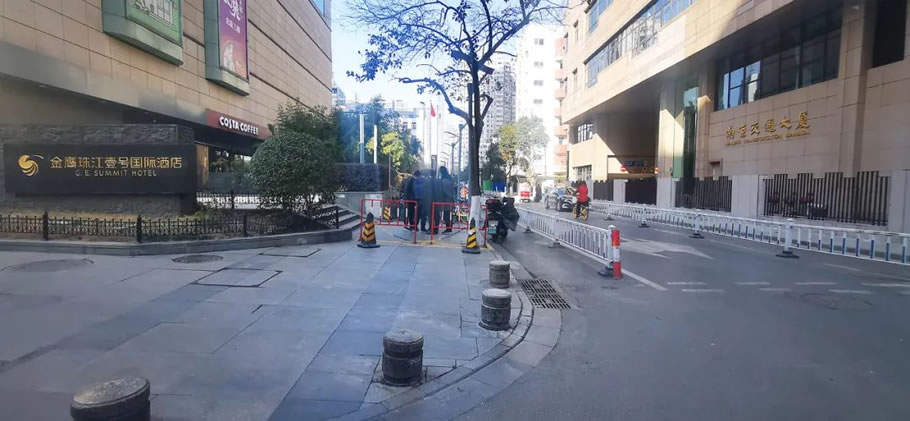 南京珠江路金鹰国际丨中国南京丨麦田景观-17