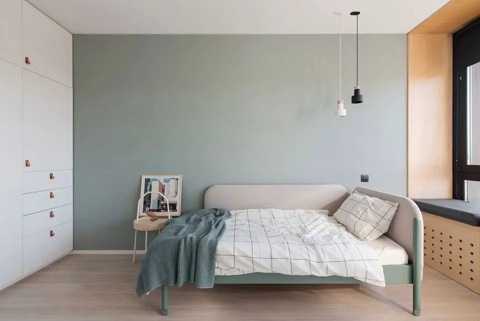 基辅 69 平米黑白绿时尚公寓设计-11