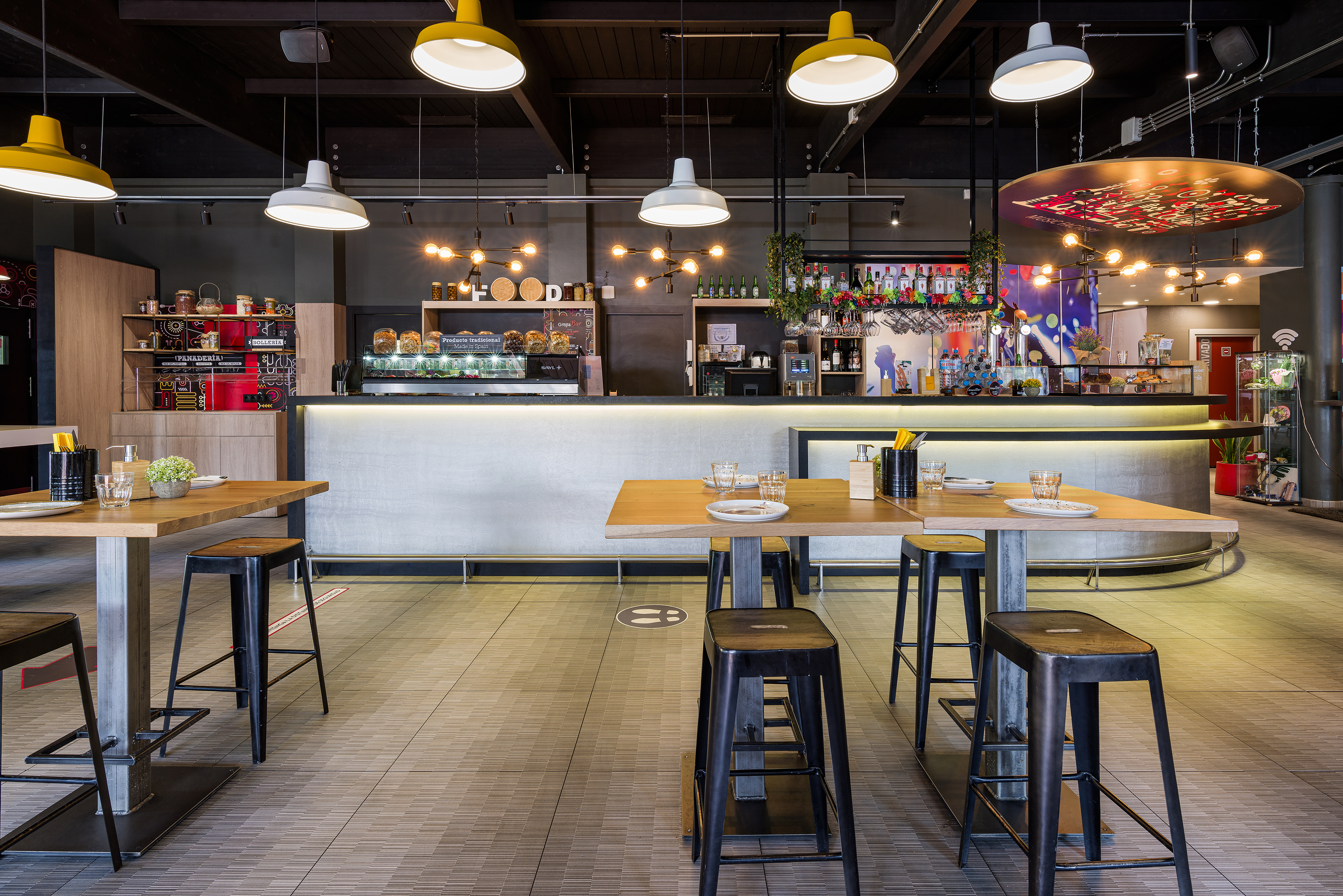 Lobby y zonas comunes del hotel IBIS Fuenlabrada-4