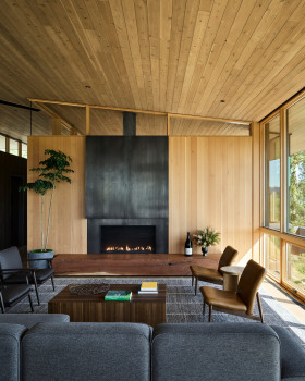 俄罗斯河导演（注：Auteur常见意思为导演，这里推测Auteur Russian River可能是特定名称，需结合具体语境进一步判断其准确含义 ） 丨美国丨Bohlin Cywinski Jackson