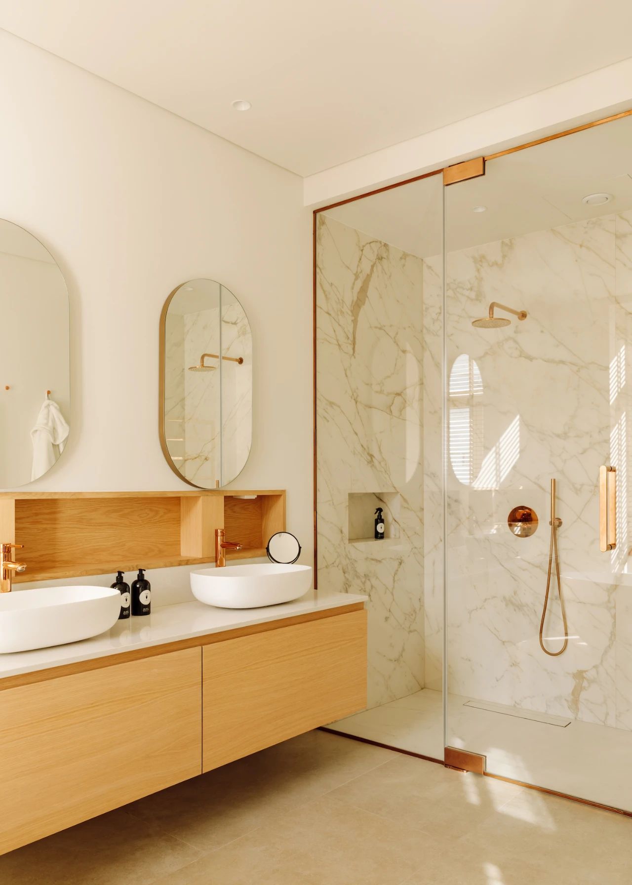 美国现代复古混搭平层设计案例丨葡萄牙里斯本丨Maison Amarande-30