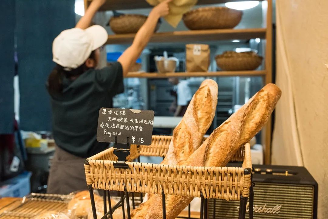 麦和岩面包店 · 成都街头的甜蜜温暖丨中国成都丨独角兽空间设计-15