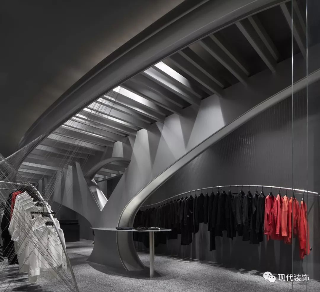 叶梹室内设计 | 充满现代感与未来感的服装体验店！-44