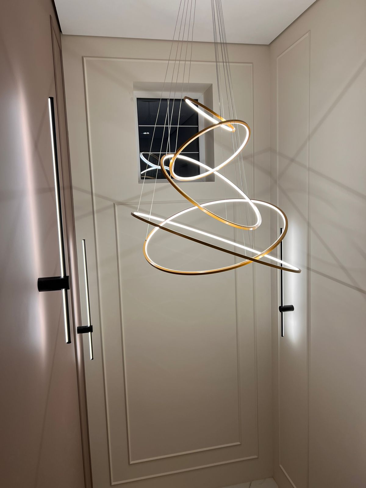 Реализованный дом 150 м2 в Подмосковье. Дизайн-проект интерьера + комплектация материалами, мебелью, светом и другими элементами-10