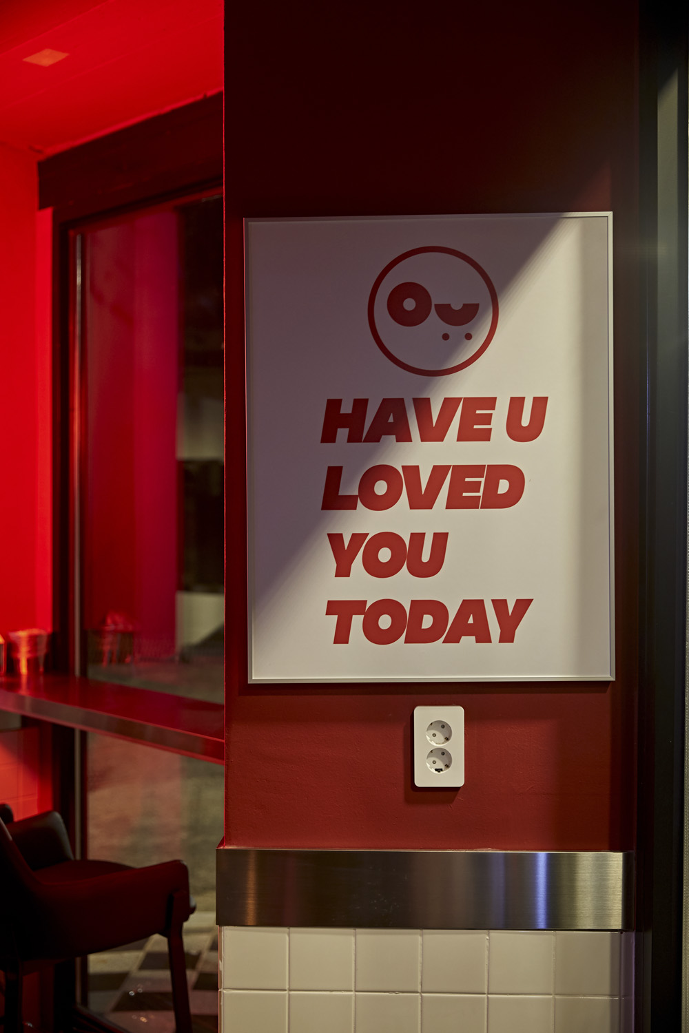 光影营造独特氛围的 18 坪小酒馆设计-18