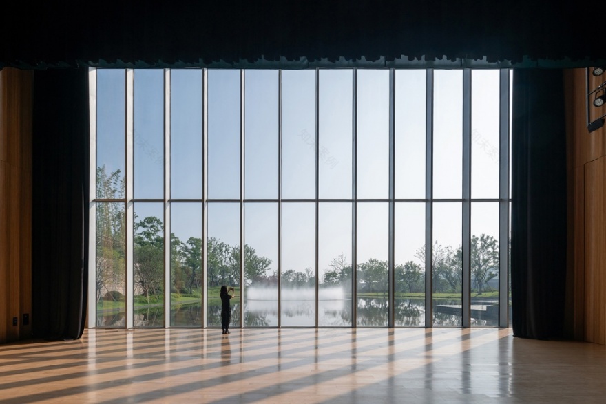 雅达剧院 | 自然与人工的平衡,身体与地貌的体验-75