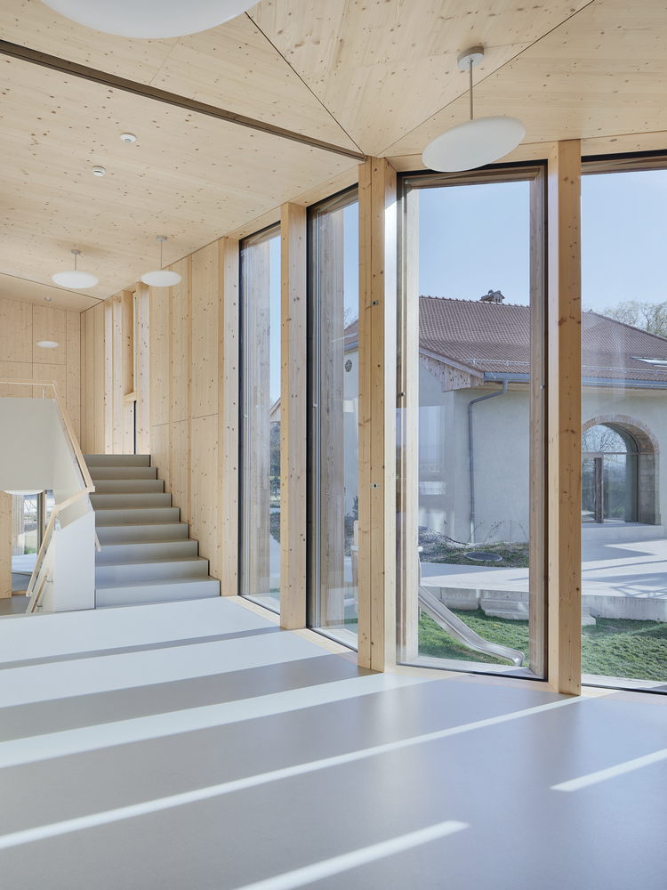 瑞士瑞纳斯幼儿园丨Atelier Pulver Architectes-35