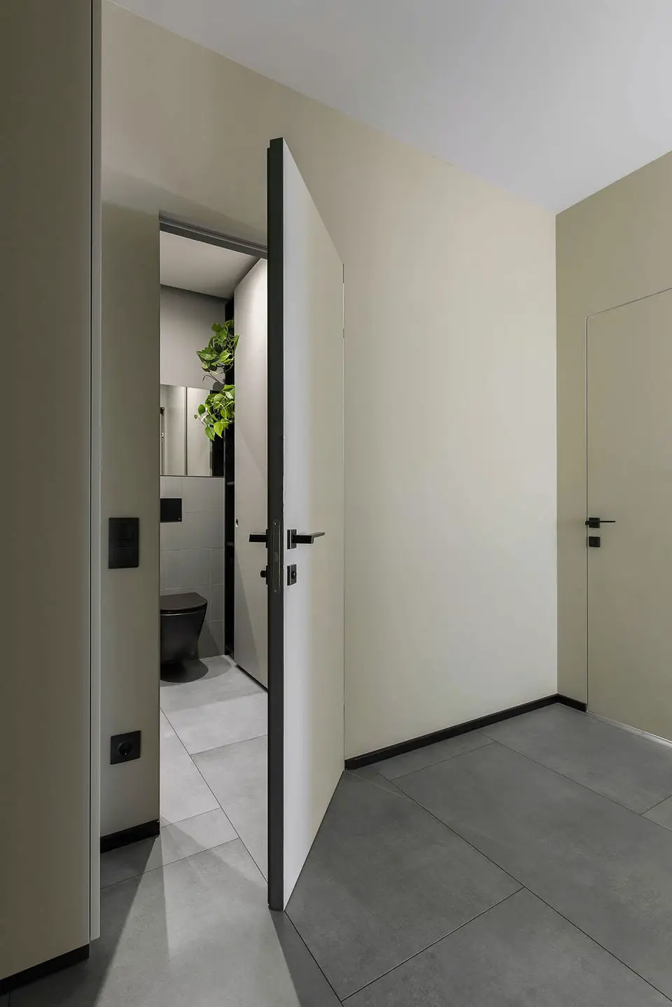 基辅 69 平米黑白绿时尚公寓设计-15