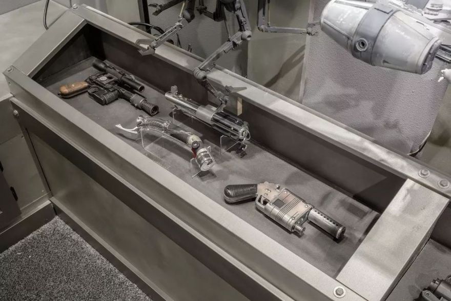 《复联 4》真粉的神盾局总部之家,DIY 打造英雄梦-37