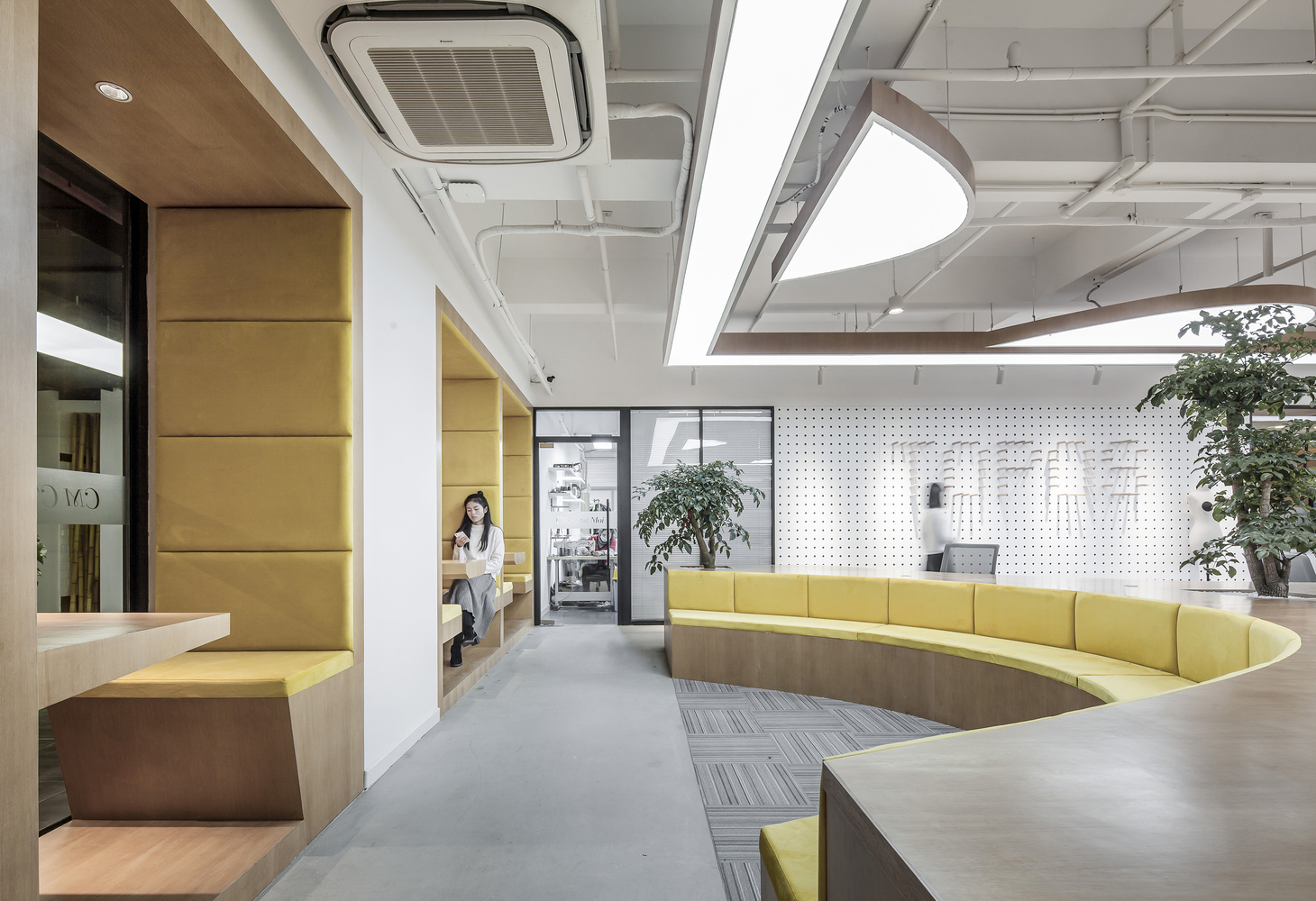 似我服装工作室 | 拓邦部落设计-16