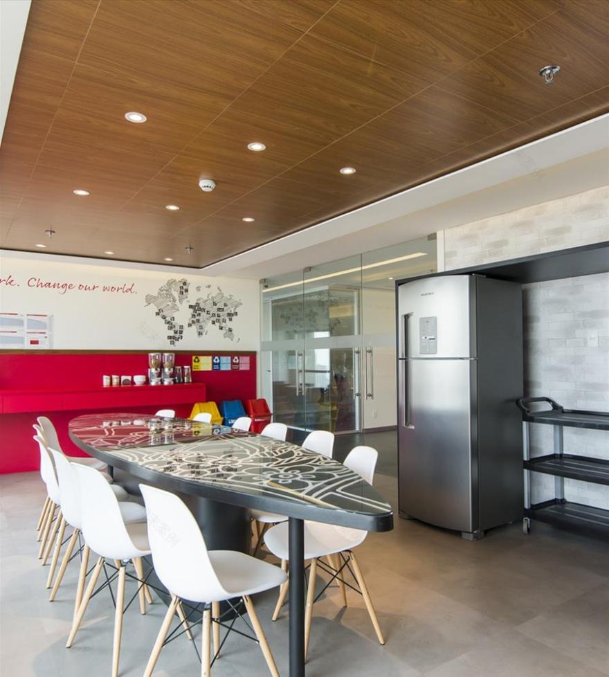 巴西里约热内卢 Bain & Company 办公室设计 | 融入城市特色的办公空间-8