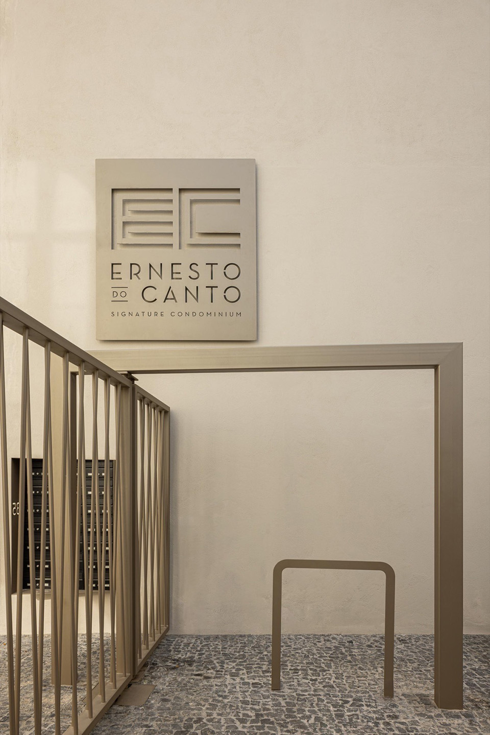 ERNESTO DO CANTO住宅区丨葡萄牙蓬塔德尔加达丨BOX arquitectos-231