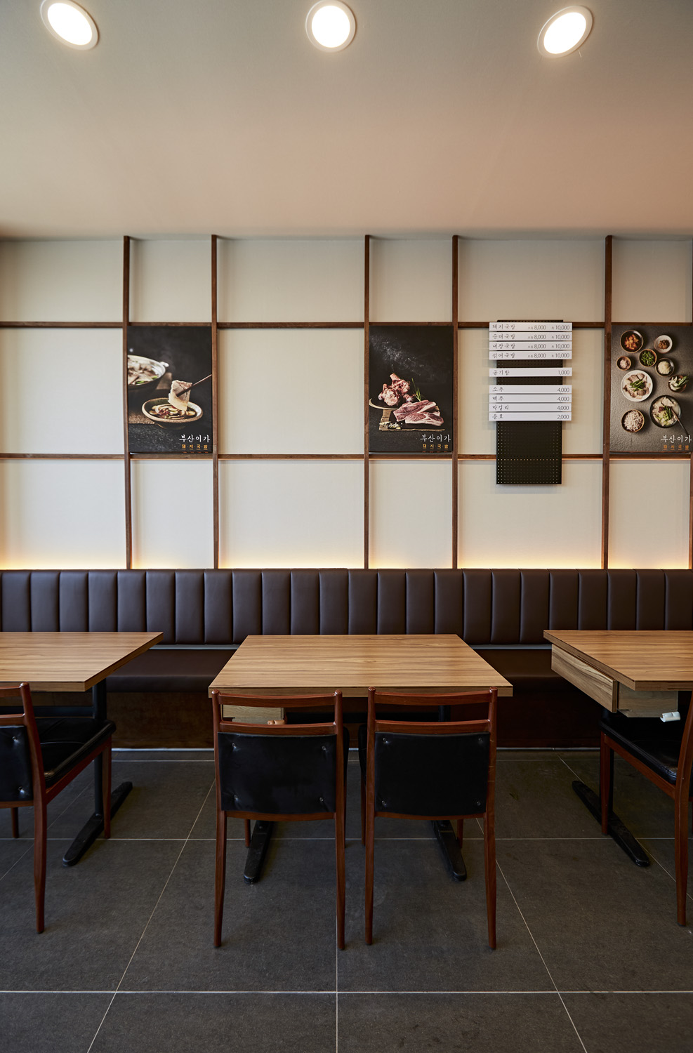 23 坪韩式猪骨汤店，极简工业风打造美食空间-14