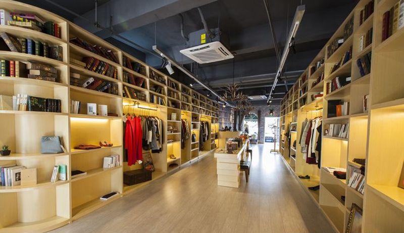 南屏V12创意园区的书咖服装店丨中国珠海-6