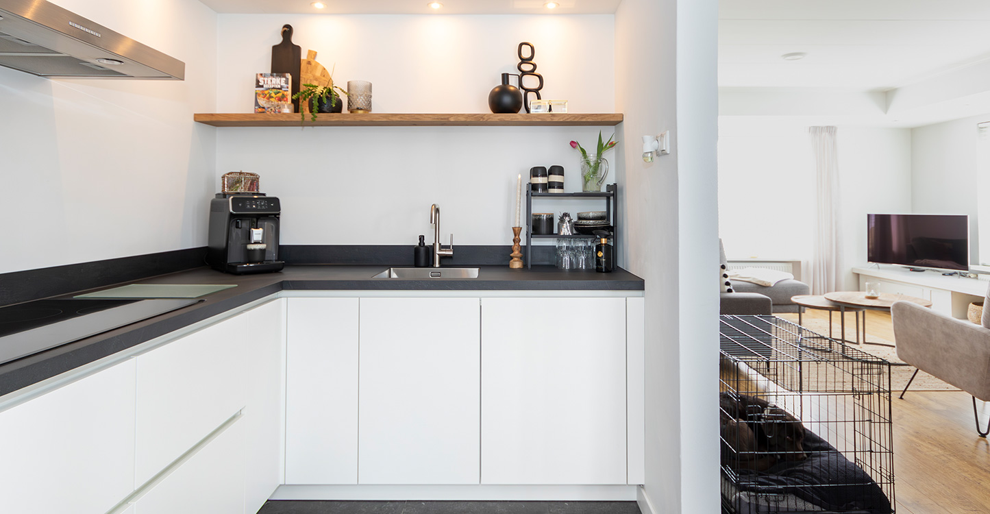 Harderwijk白色无吊柜厨房设计项目丨DB Arma Keukens en Sanitair-8