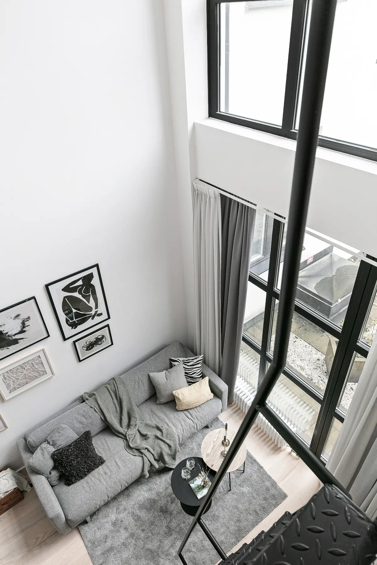 42 平米瑞典小公寓，6.6 米层高打造豪华酒店风-4