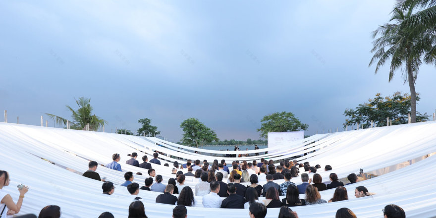 越南 Ashui 奖临时展厅 | 流动的白色幕布,自然与文化的交融-15