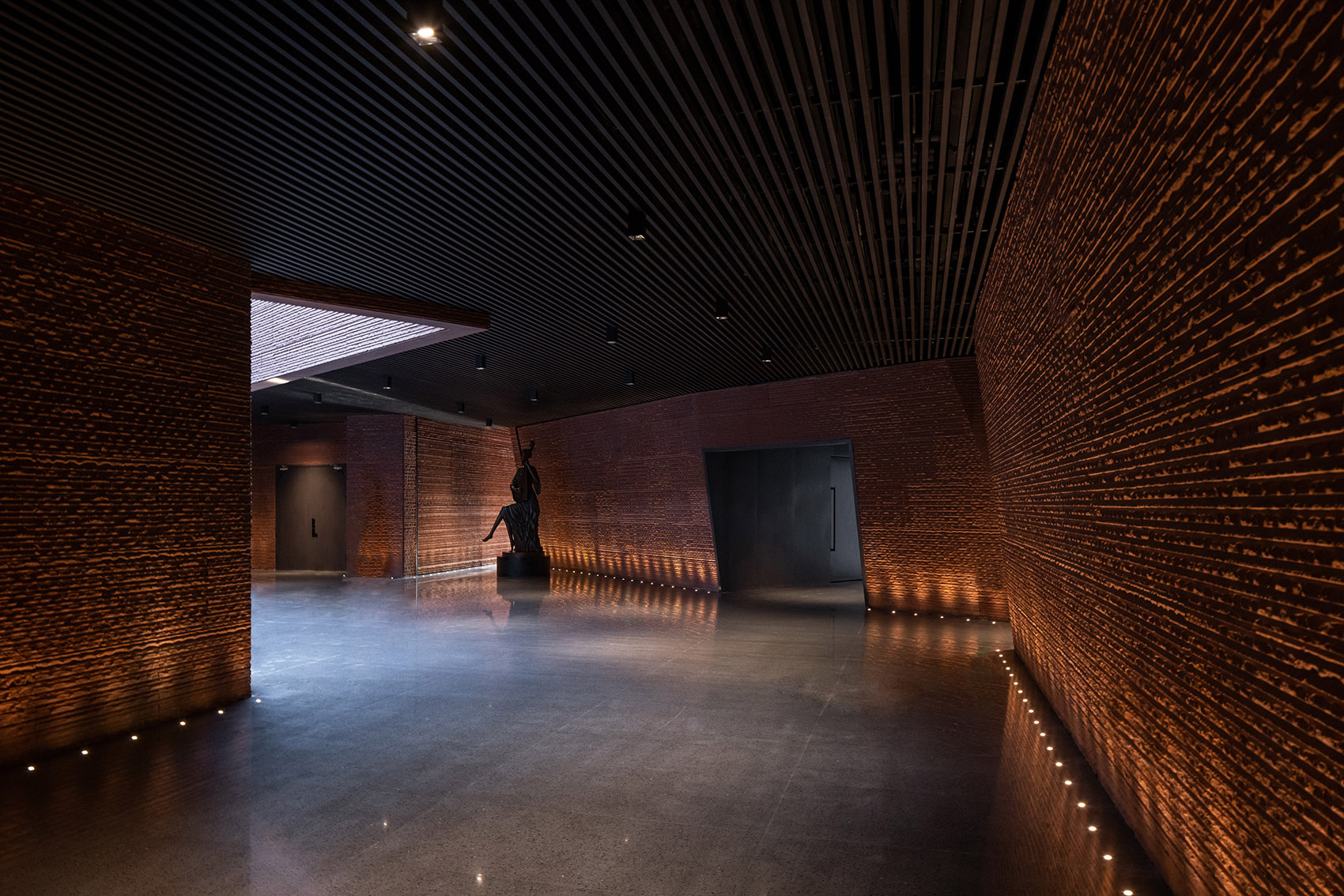 云南东风韵艺术中心 | 红土地上的现代石雕艺术-174