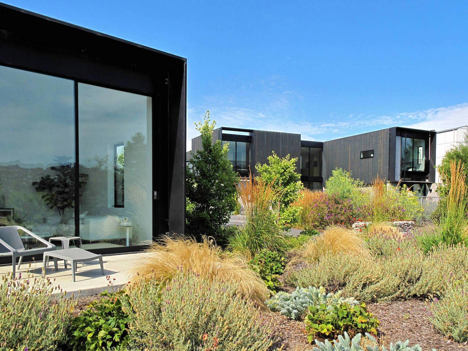 加州奥克兰 AAA 建筑公司的现代主义杰作-13