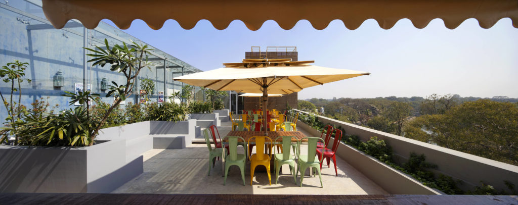 由于不清楚这个特定词汇 Alufit 所指的具体场景和专业领域，难以给出准确翻译这里暂时提供错误提示，它可能是一个商标名、产品名等，需要更多背景信息才能唯一准确地进行翻译 丨印度班加罗尔丨FADD Studio-27