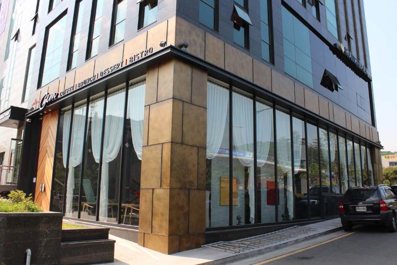 温哥华现代小清新咖啡馆设计-16