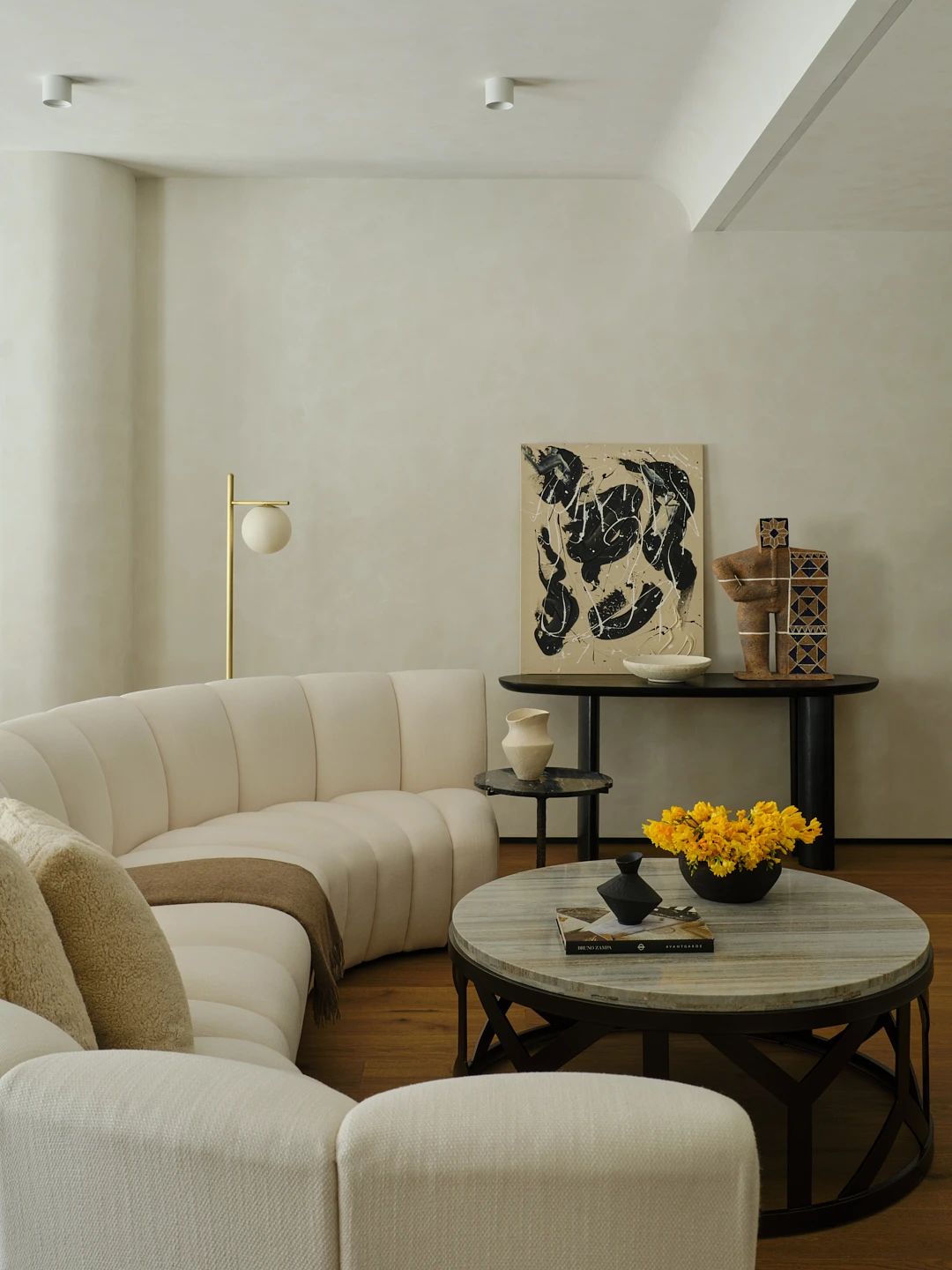 00后的网红小姐姐居然喜欢这样的设计风格-0