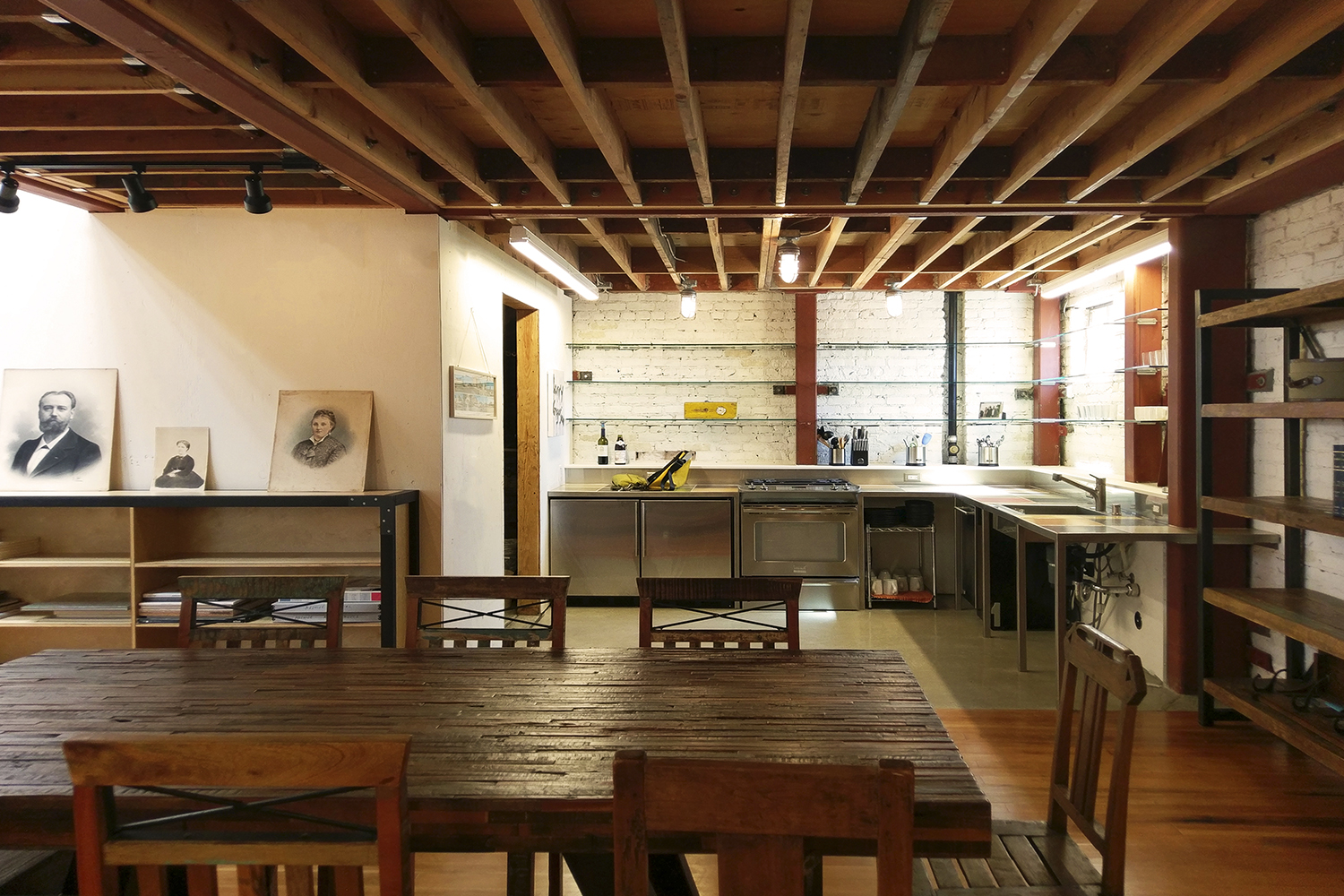 重塑历史 | 摄影师理查德·米斯拉奇的摄影工作室-28